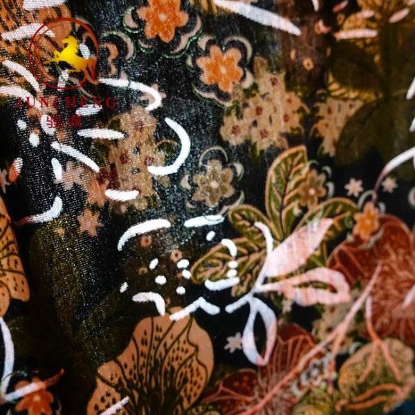 Terciopelo de seda desgastado